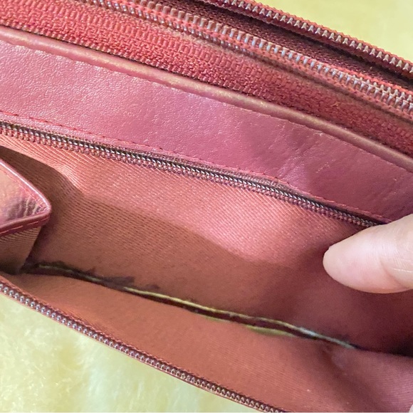 Great American Leather Works Burgundy Multi-Slot Wallet - Picture 6 of 14